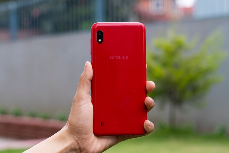 Sforum - Trang thông tin công nghệ mới nhất samsung-galaxy-a10-design Những lý do cho thấy Samsung Galaxy A10 là smartphone đáng quan tâm trong tầm giá 3 triệu 