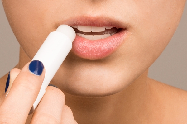 [Review] Son dưỡng Vaseline có trị thâm môi không? Có lẽ bạn chưa biết